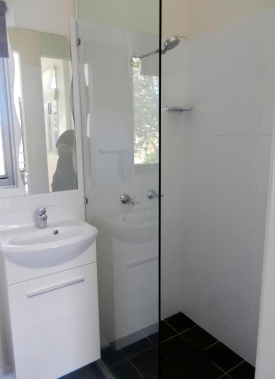 Golden Shores Motel Bilinga Bagian luar foto