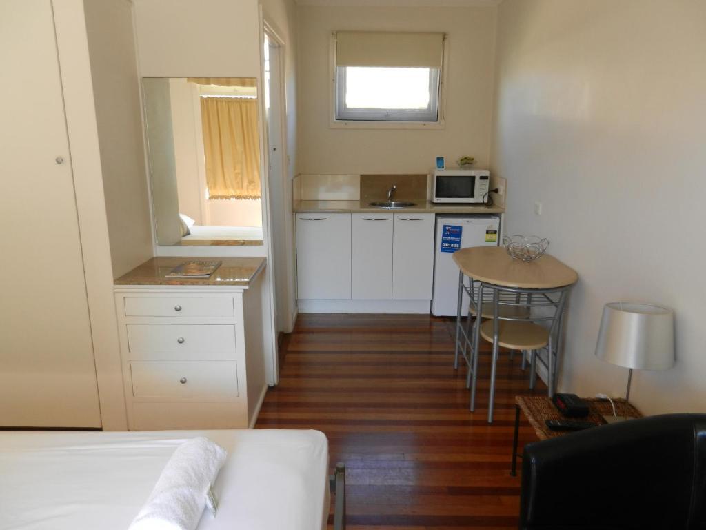 Golden Shores Motel Bilinga Ruang foto