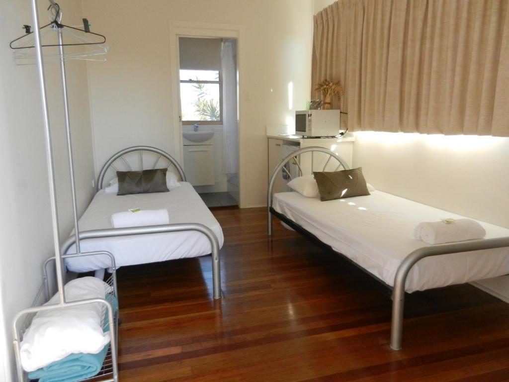 Golden Shores Motel Bilinga Ruang foto